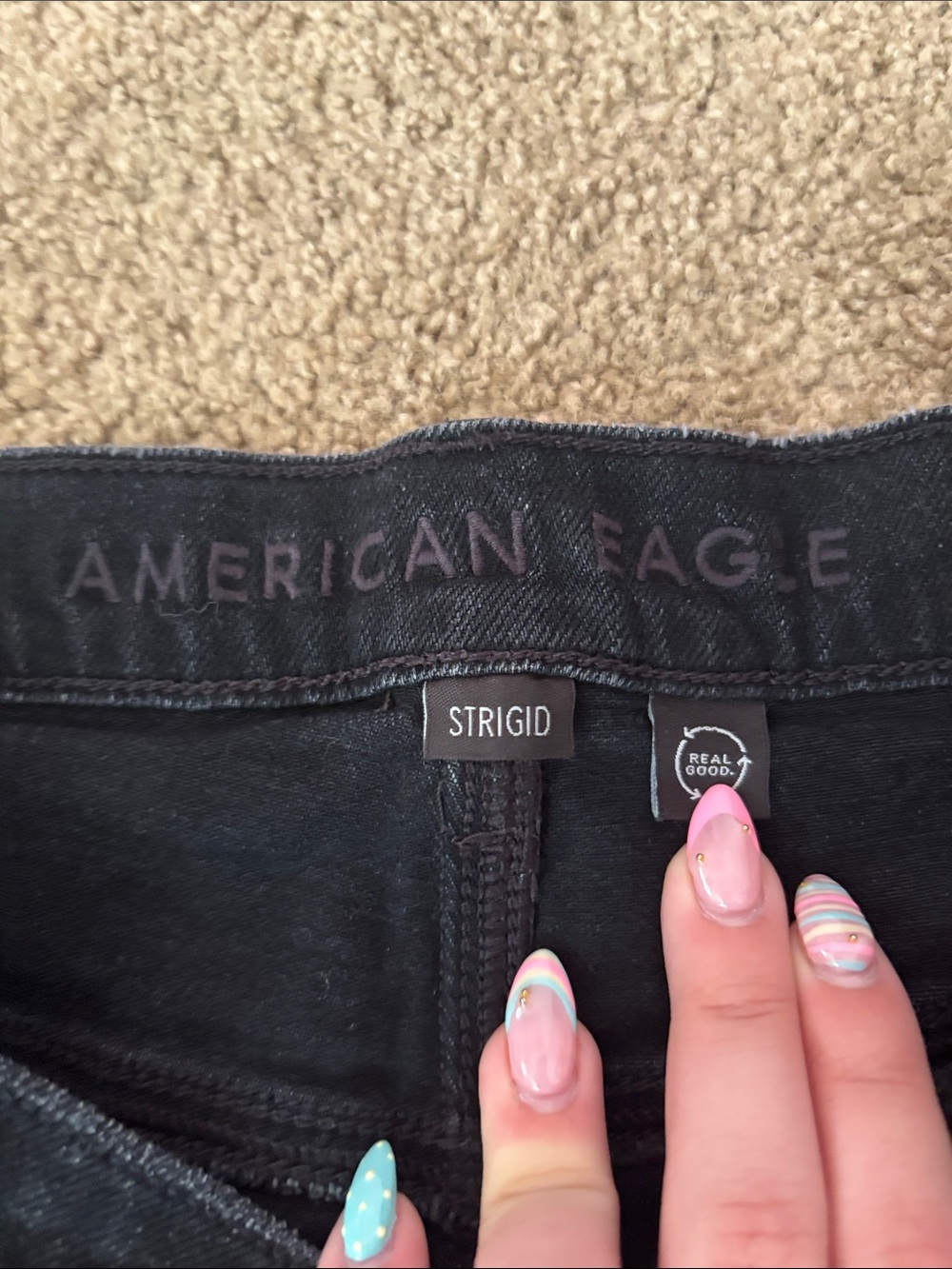 AE Shorts - Picture 2 of 3